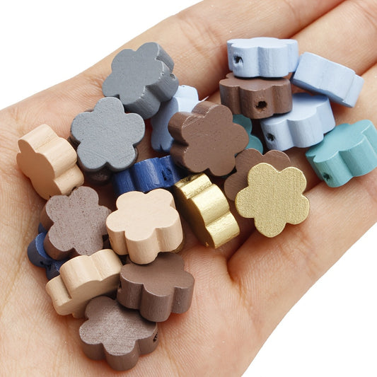 50-Piece 14 mm Flower-Shaped Wooden Spacer Beads