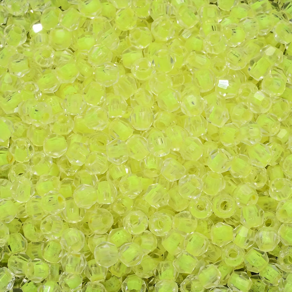 Transparent 4 mm Diamond-Shaped Glass Beads