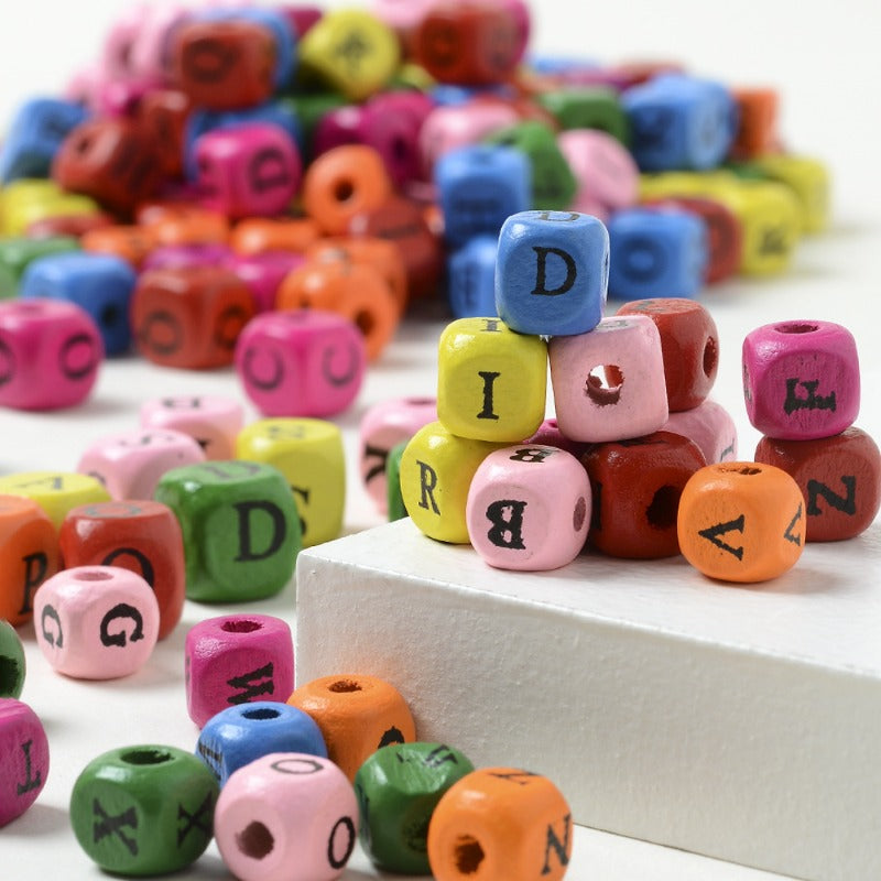 50pcs 8/10mm Beige Square Alphabet Beads