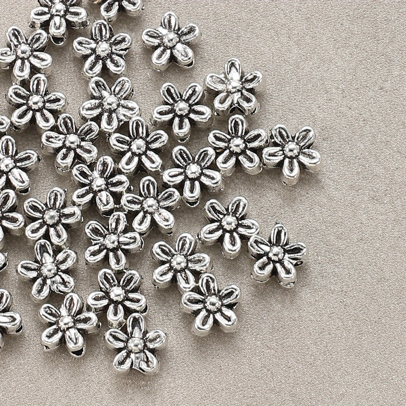 50pcs Antique Silvery Flower Spacer Beads